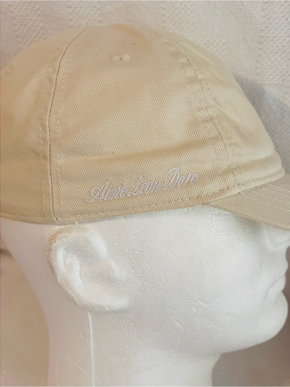 Ainé Leon DoreCream Snapback Cap with Subtle Gold Logo Tag - Picture 7 of 9